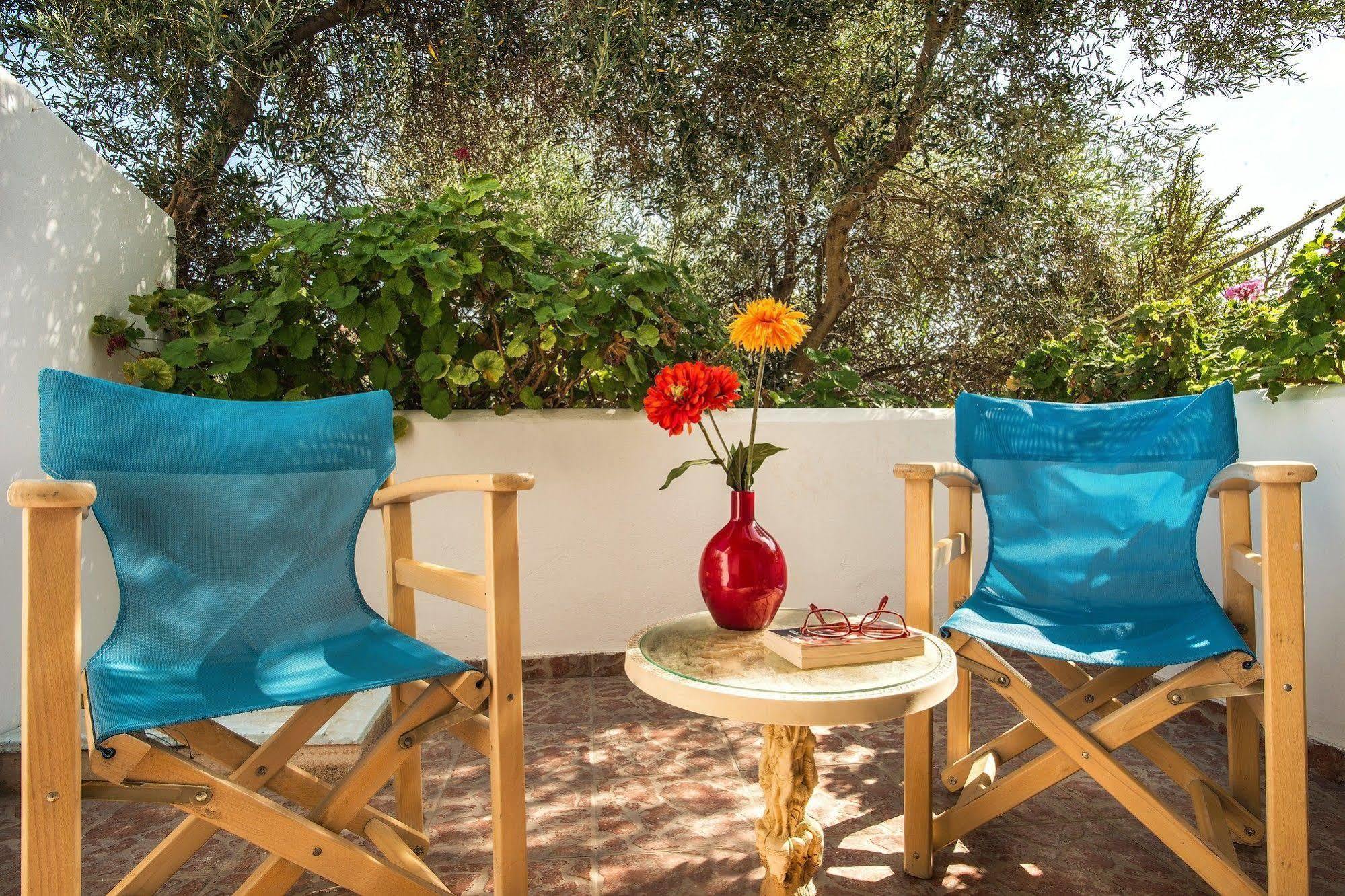Hotel Dionysis Studios Adamantas  Екстериор снимка