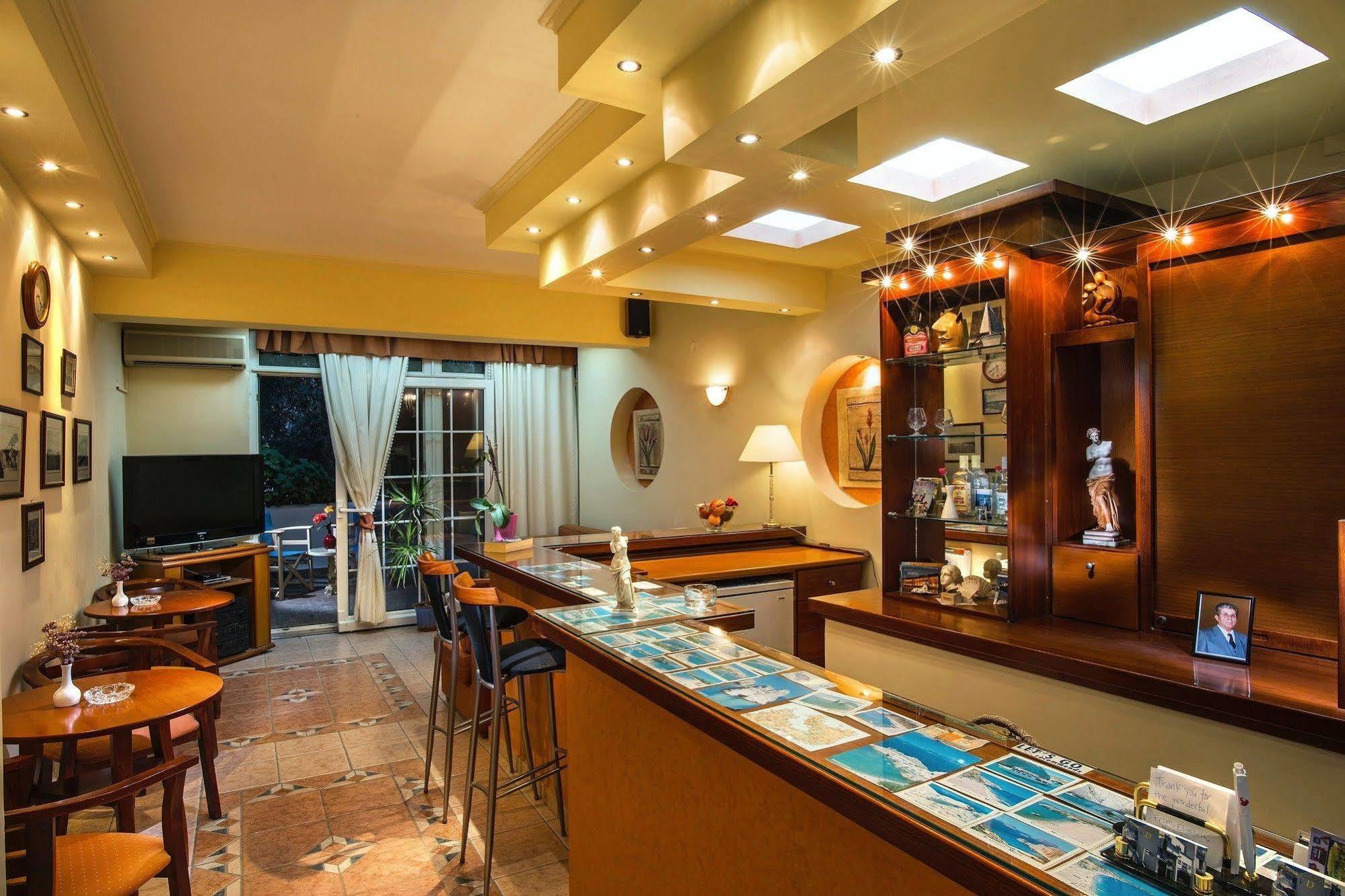 Hotel Dionysis Studios Adamantas  Екстериор снимка